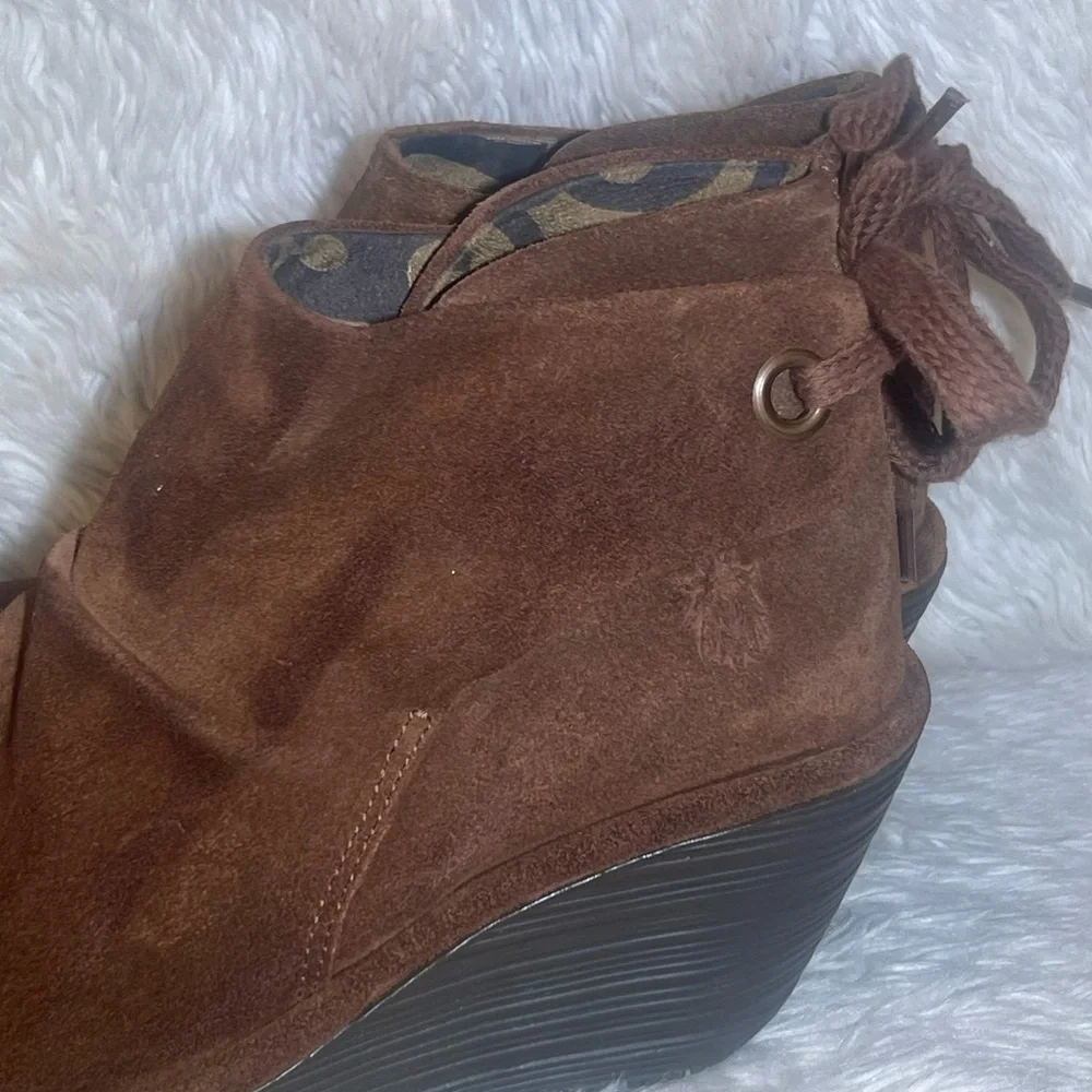 Fly London yebi women’s Brown Suede Ankle Boots size 8